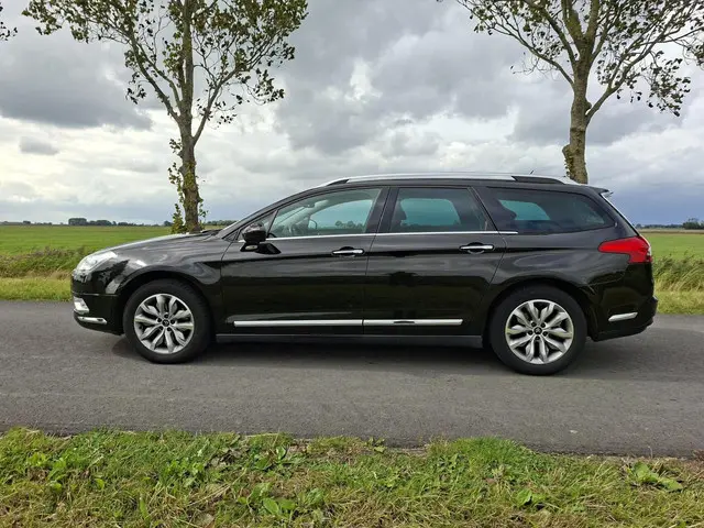 Citroën C5 Tourer 1.6 THP Collection❗ 2013 Benzine 2