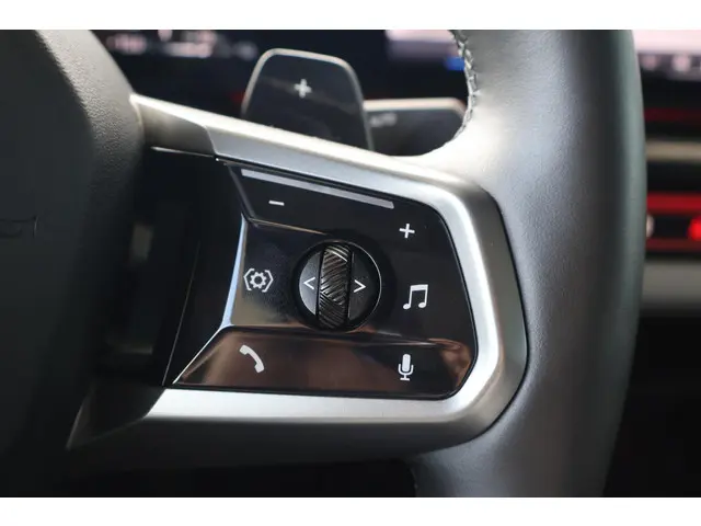 BMW 5 Serie Sedan 550e xDrive 2024 Hybride Benzine 16