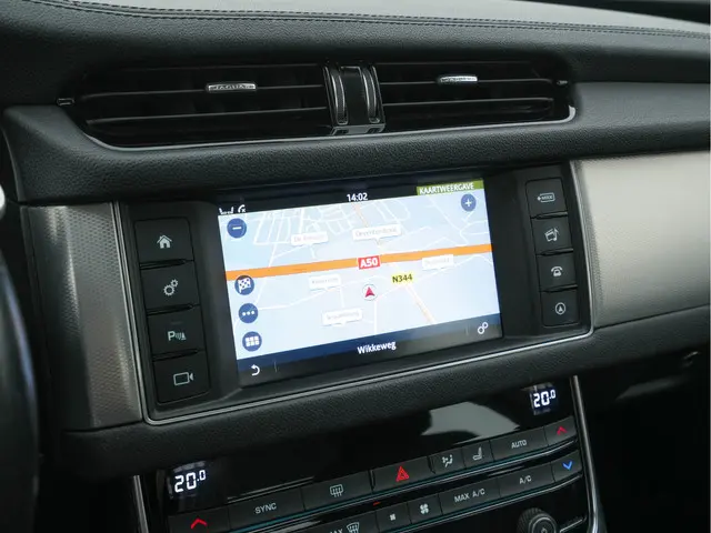 Jaguar XF 2.0 Portfolio 2017 Benzine 15