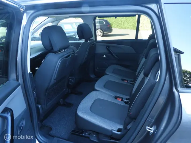 Citroën C4 Grand 1.2 PureTech 7 persoons 2018 Benzine 12