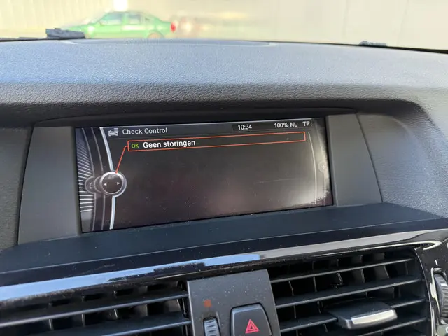 BMW X3 xDrive20i High Executive 2012 Benzine 31