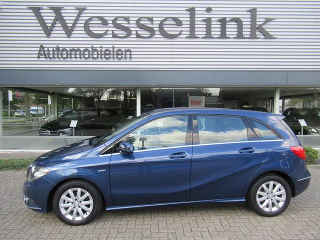 Mercedes-Benz B-Klasse 180 Automaat 2012 Benzine