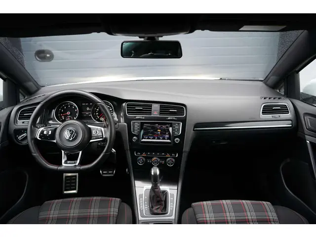 Volkswagen Golf 2.0 TSI GTI Performance 2014 Benzine 28