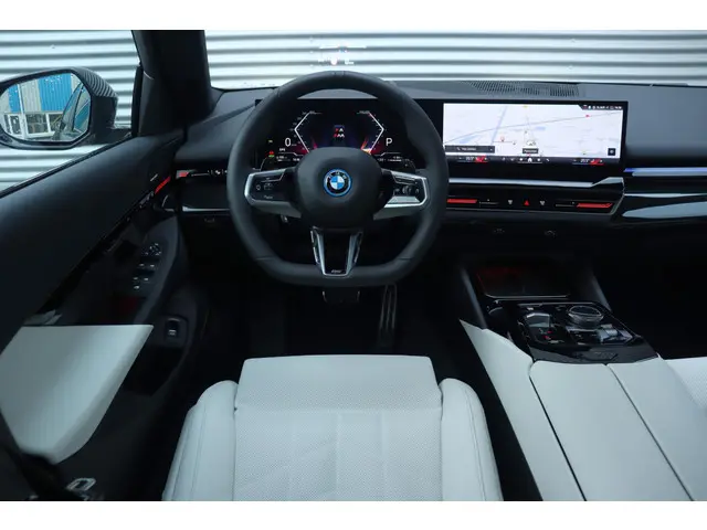 BMW 5 Serie Touring 530e 2025 Hybride Benzine 9