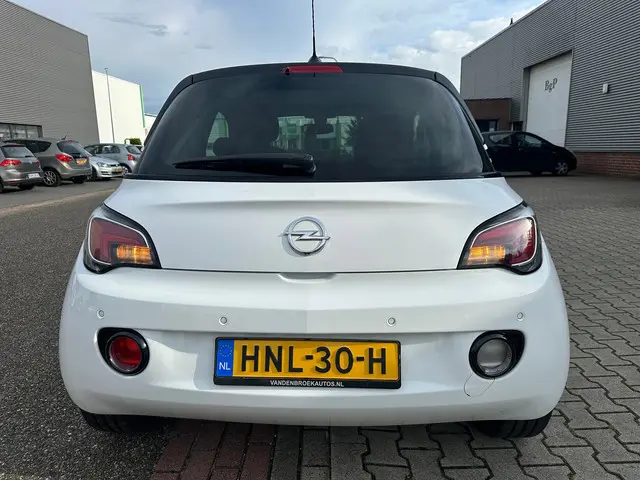 Opel ADAM 1.4 Bi-Fuel Jam 2015 Benzine 5