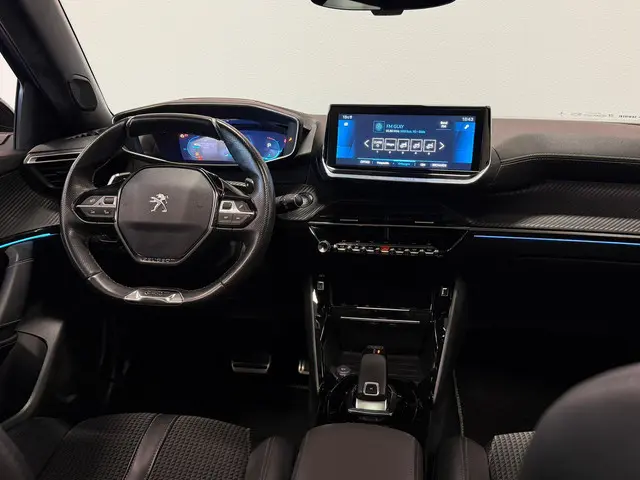 Peugeot 2008 1.2 GT-LINE 2021 Benzine 18