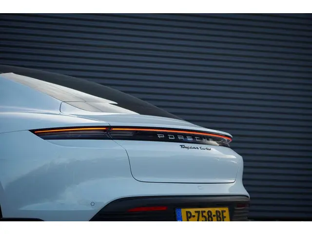 Porsche Taycan Turbo 93 kWh 2020 Elektrisch 44