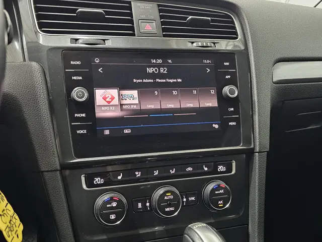 Volkswagen Golf 1.4 TSI Highline R Line 2017 Benzine 31