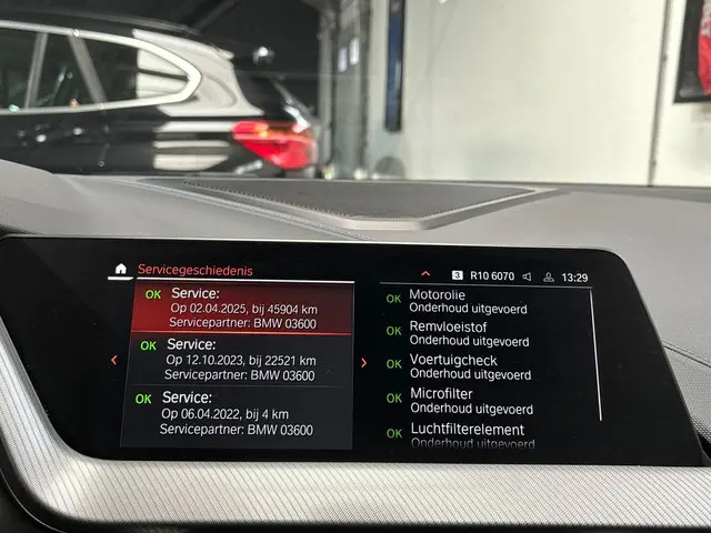 BMW 1 Serie 120i Business Edition 2022 Benzine 26