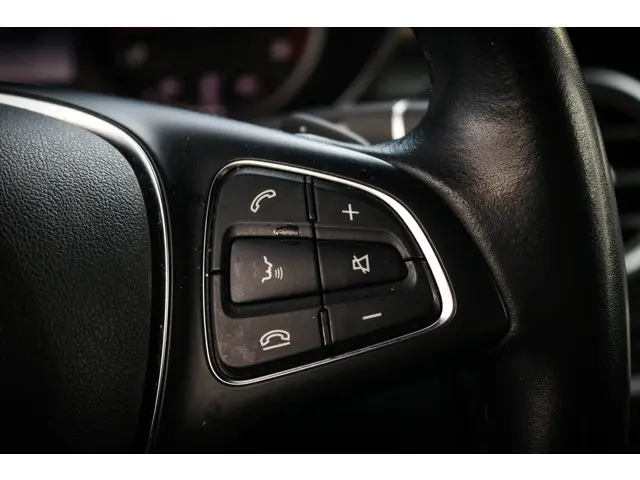 Mercedes-Benz GLC 250 4MATIC 2018 Benzine 34