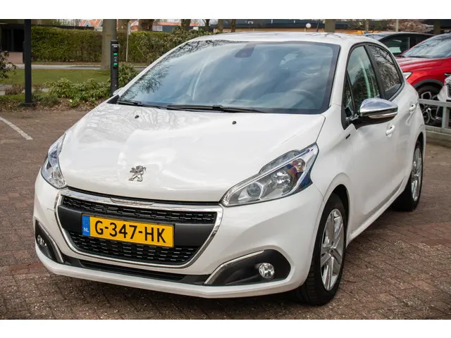 Peugeot 208 1.2 PureTech Signature 2019 Benzine 5