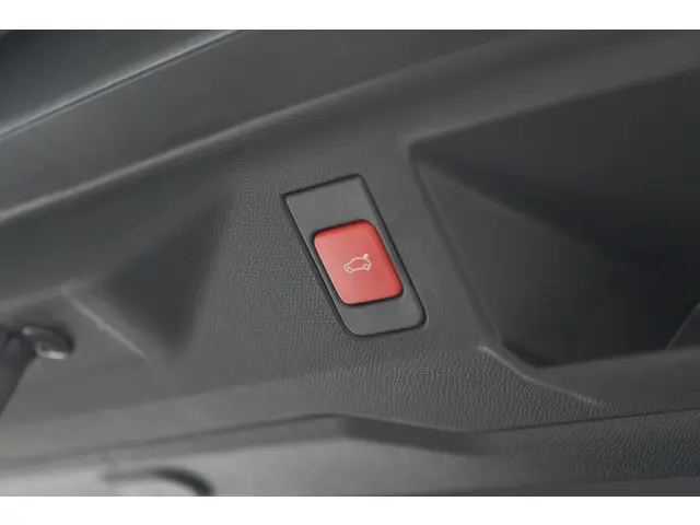Peugeot 5008 HYbrid 145 e-DCS6 GT 2025 Hybride Benzine 47