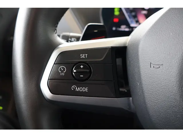 BMW 1 Serie 120 2024 Benzine 16