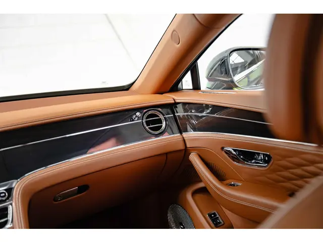 Bentley Flying Spur 4.0 V8 2021 Benzine 44