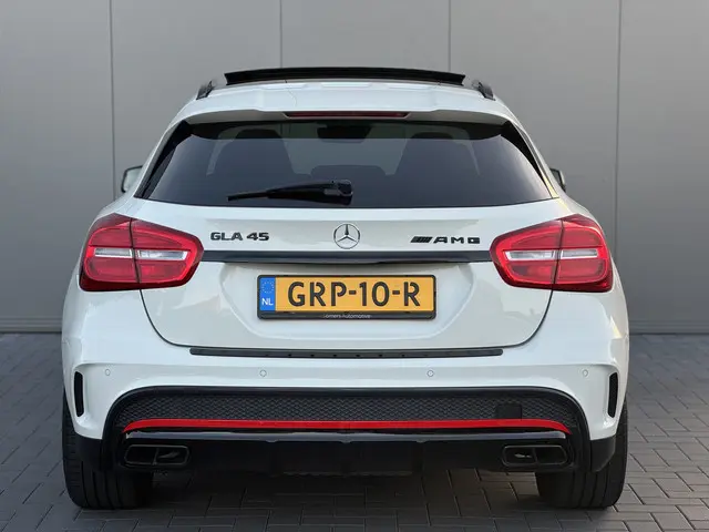 Mercedes-Benz GLA AMG 45 4MATIC 2014 Benzine 4
