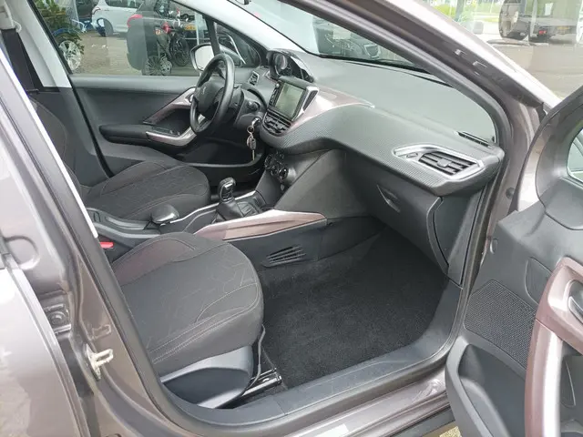 Peugeot 2008 1.2 VTi Blue Lease 2014 Benzine 15