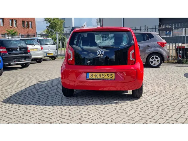 Volkswagen up! 1.0 move up! 2013 Benzine 6