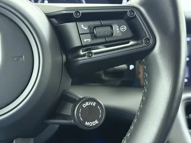 Porsche Taycan Performance 84 kWh 2021 Elektrisch 30