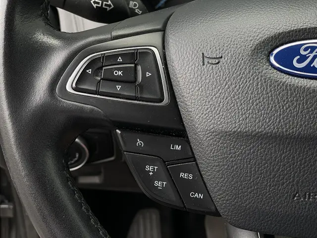 Ford Focus Wagon 1.0 Trend Edition 2015 Benzine 14