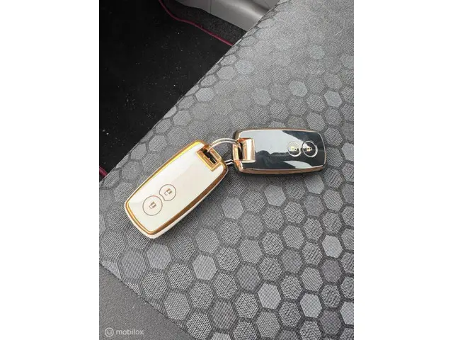 Suzuki SX4 1.6 Executive 2013 Benzine 23