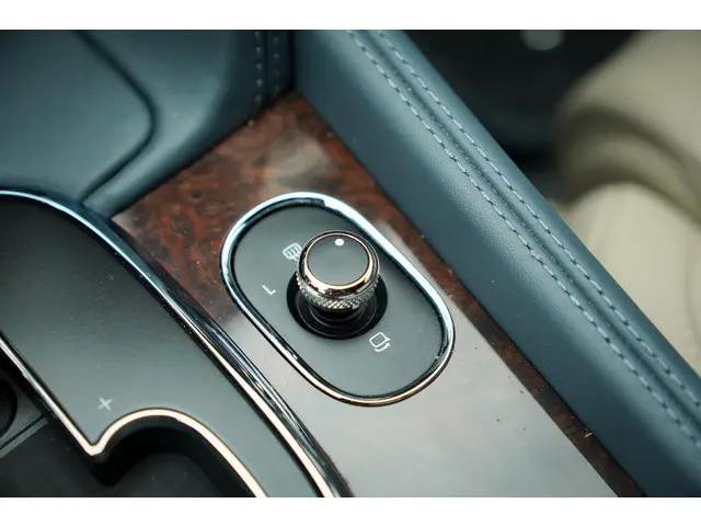 Bentley Flying Spur 6.0 W12 2016 Benzine 26