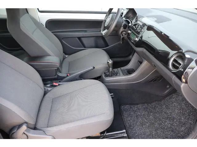Volkswagen up! 1.0 move up! 2012 Benzine 11