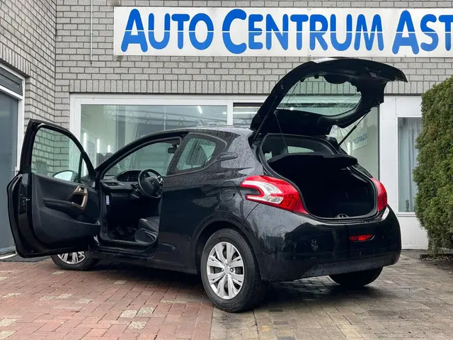 Peugeot 208 1.2 VTi Allure 2013 Benzine 4