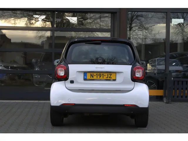 Smart Fortwo EQ Comfort PLUS 18 kWh 2019 Elektrisch 10
