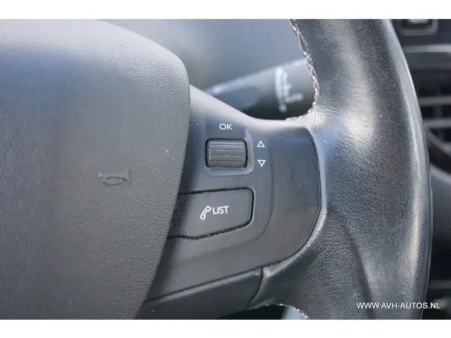 Peugeot 2008 1.2 PureTech GT-line 2017 Benzine 18