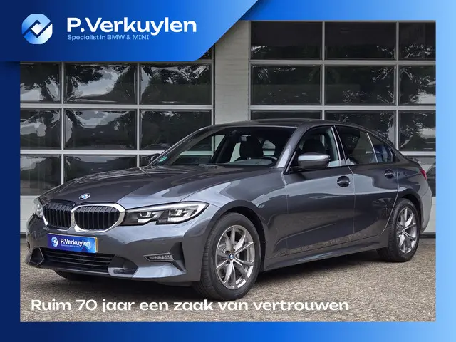 BMW 3 Serie 320i Executive Edition 2019 Benzine