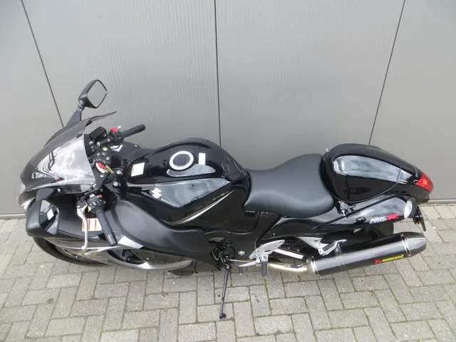 Suzuki GSX R 1300 Hayabusa 2015 Benzine 13