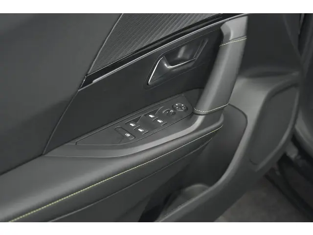 Peugeot 2008 PureTech 130 EAT8 GT 2024 Benzine 27