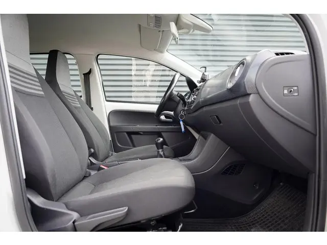 Volkswagen up! 1.0 BMT move up! 2018 Benzine 37