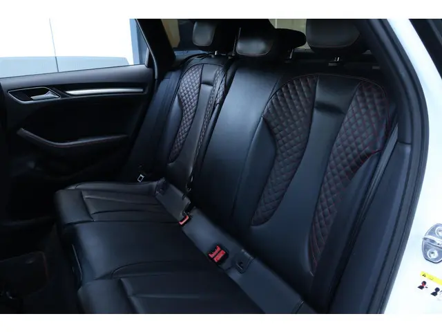 Audi A3 Sportback 2.0 TFSI S3 quattro 2018 Benzine 13