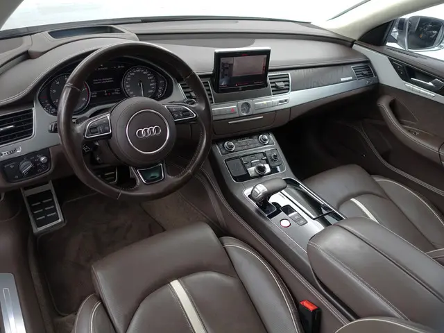 Audi A8 4.0 TFSI S8 Quattro Design selection- 2015 Benzine 2