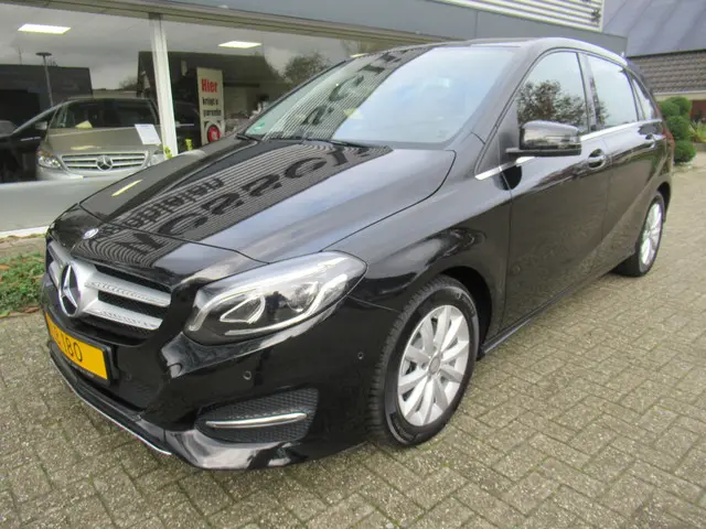 Mercedes-Benz B-Klasse 180 Ambition/Automaat 2016 Benzine 3