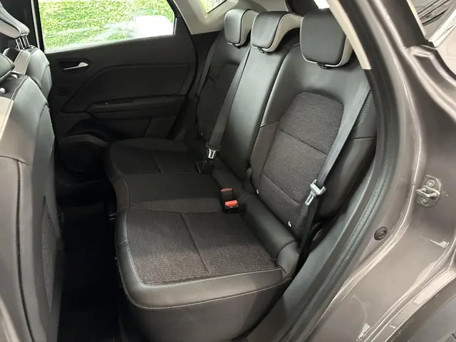 Renault Captur 1.3 mild hybrid 160 techno 2023 Benzine 8