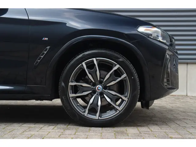 BMW X3 xDrive20i 2023 Benzine 6