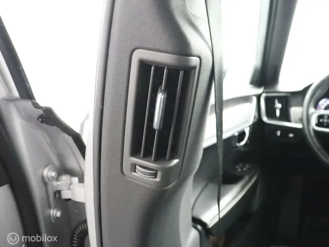Volvo V90 2.0 T4 R-Design | ACC | PILOT | LEER | 2019 Benzine 28