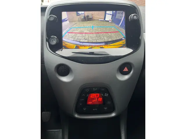 Toyota Aygo 1.0 VVT-i x-joy , 2e eigenaar 2019 Benzine 16