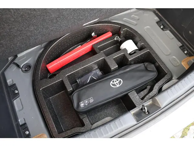 Toyota Yaris 1.5 VVT-i Dynamic 125pk 2023 Benzine 28