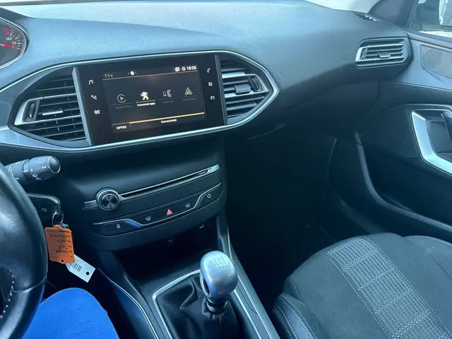 Peugeot 308 1.2 PureTech Allure 2017 Benzine 16