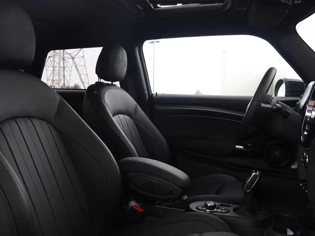 MINI Electric Mini MINI Yours 33 kWh 2023 Elektrisch 10
