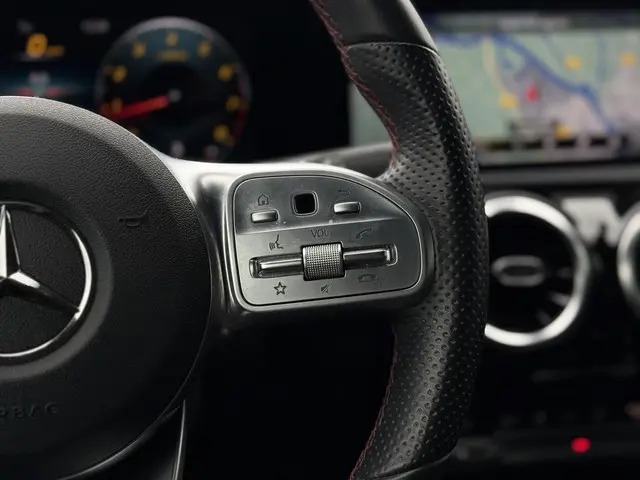 Mercedes-Benz A-Klasse 200 Aut. AMG Sport 2020 Benzine 19