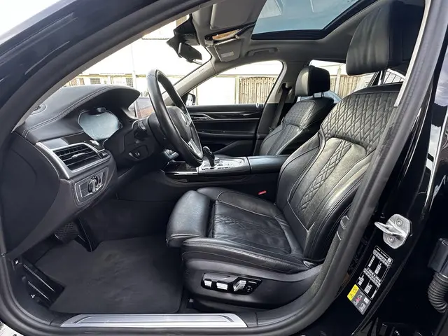 BMW 7 Serie 2