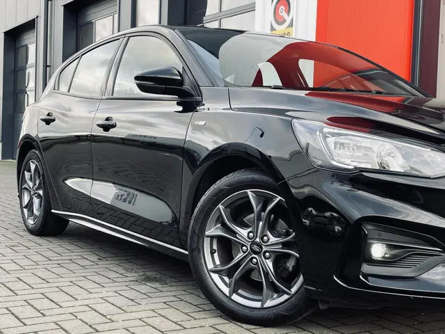 Ford Focus 1.0 ECOBOOST ST LINE BUSINESS 2020 Benzine 8