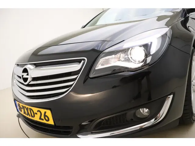 Opel Insignia 1.6 T Edition 2014 Benzine 19