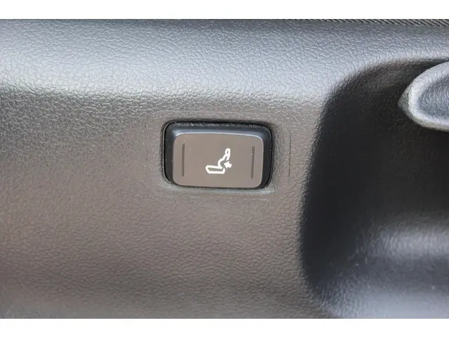 Toyota C-HR 1.8 Hybrid Dynamic 2022 Hybride Benzine 20