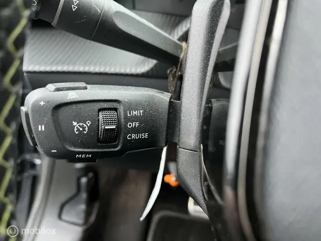 Peugeot e-2008 EV GT 50 kWh 2020 Elektrisch 14
