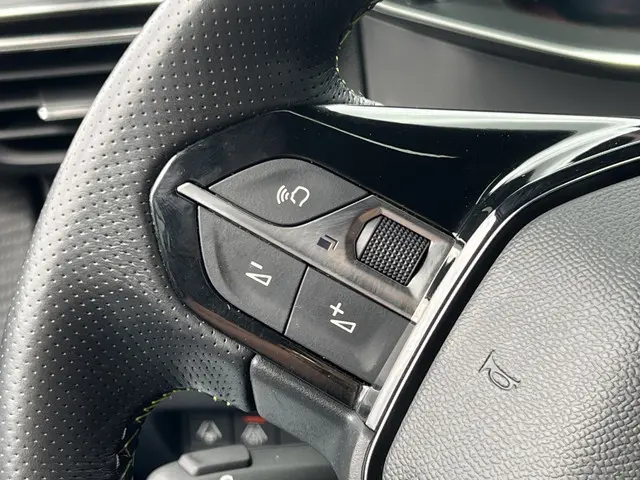 Peugeot 208 1.2 PureTech GT-Line 2020 Benzine 40